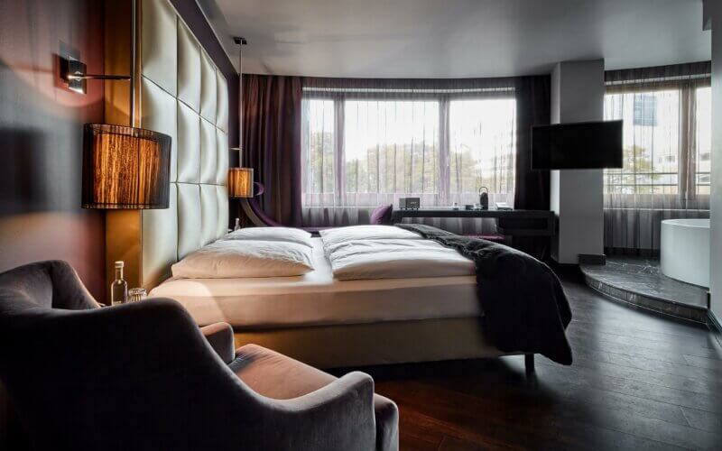 Roomers Frankfurt | The Legend | Rooms and Suites | Deluxe Room