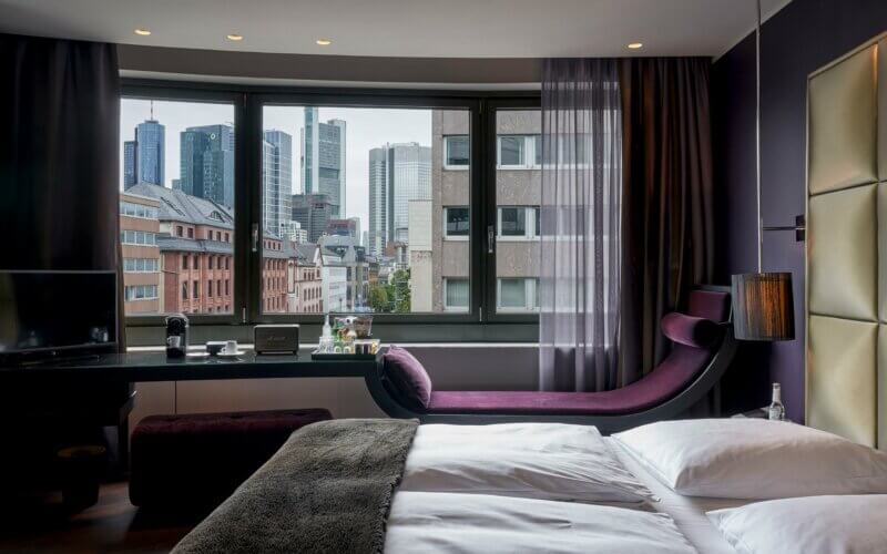 Roomers Frankfurt | The Legend | Rooms and Suites | Deluxe Room