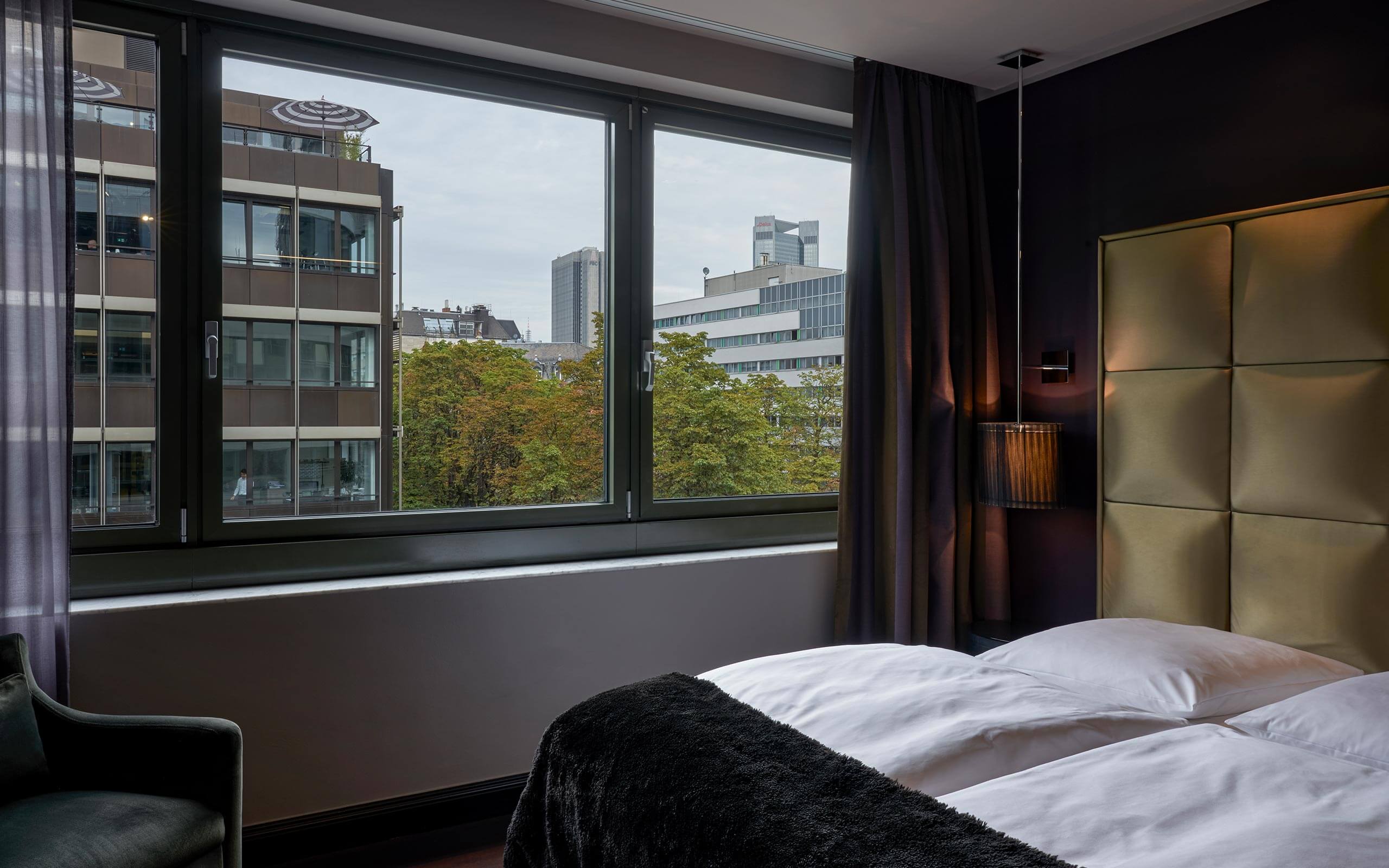 Roomers Frankfurt | The Legend | Rooms and Suites | Superior Room View