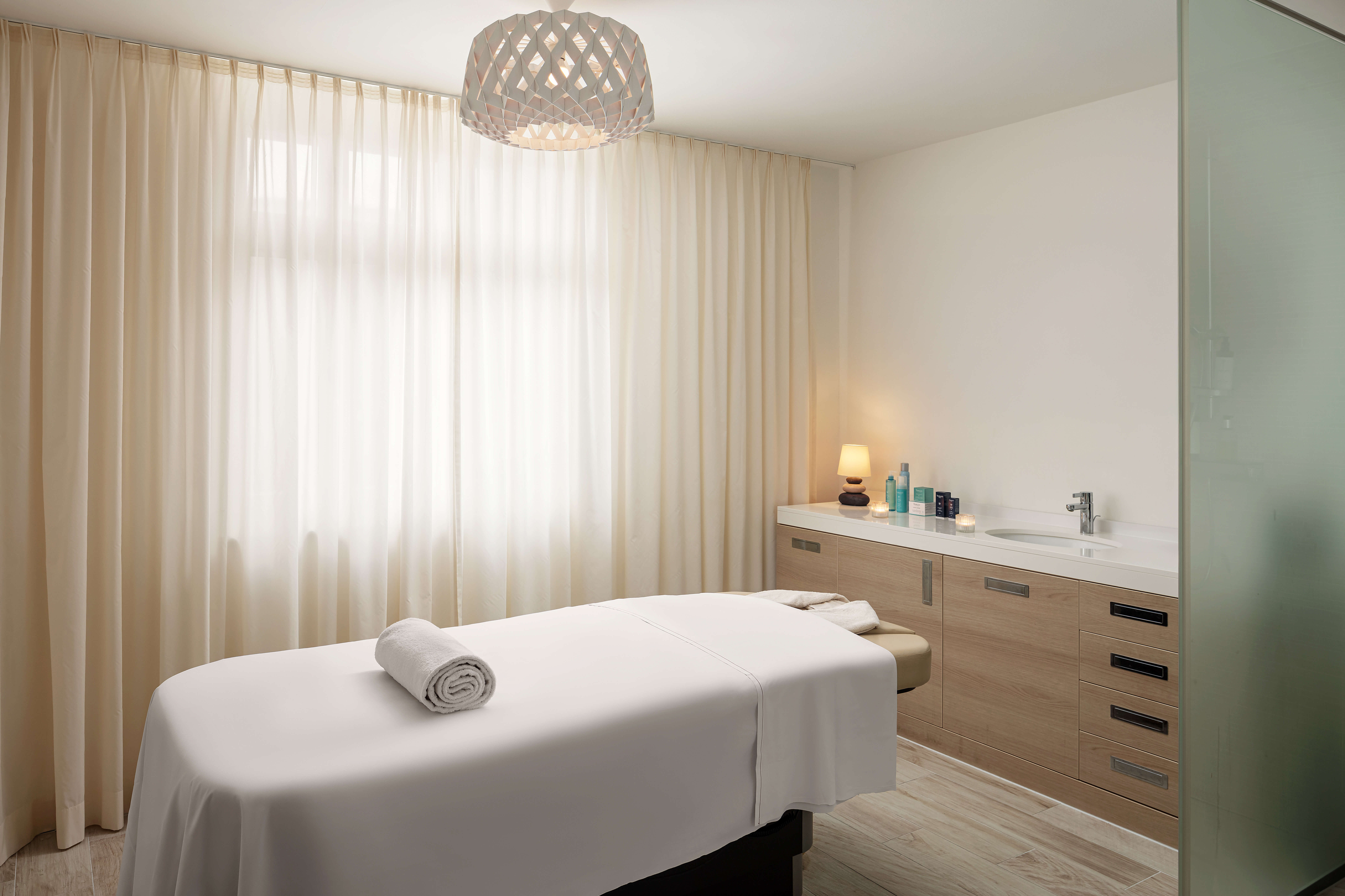 Roomers Berlin Treatment Room